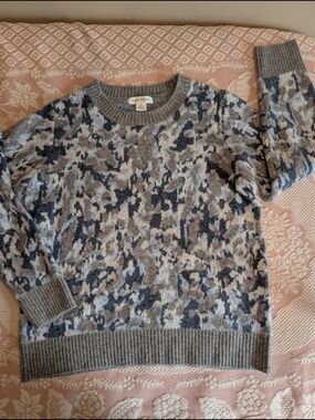 Skye's the Limit Gray and Navy Patterned Crewneck Sweater - Women